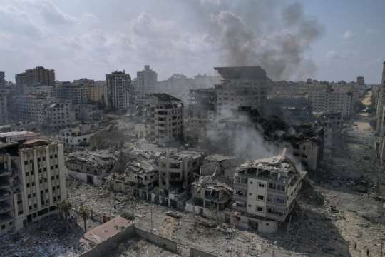 Израелски танковедостигнаха днес центъра на град Рафах за първи път