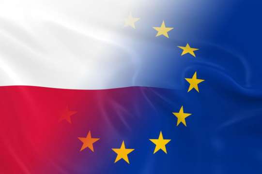 ЕС официално е прекратил действията започнати срещу Полша преди 6