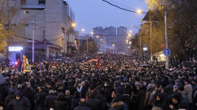 Около 3000 арменци се събраха на протест срещу министър председателя Никол