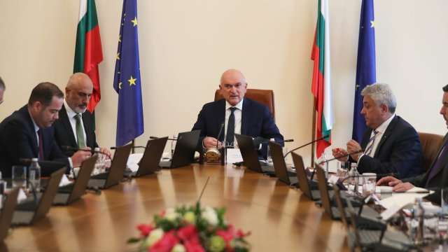 Във връзка с участието на България в гласуването на резолюцията