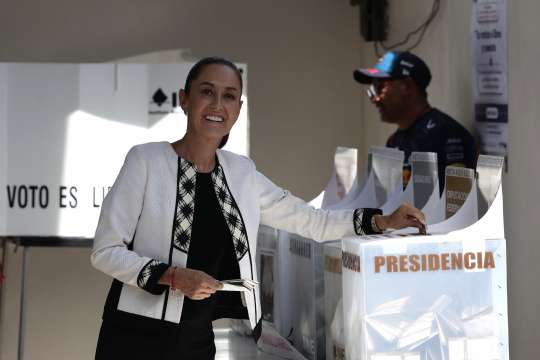 Клаудия Шейнбаум беше избрана за първата жена президент на Мексико