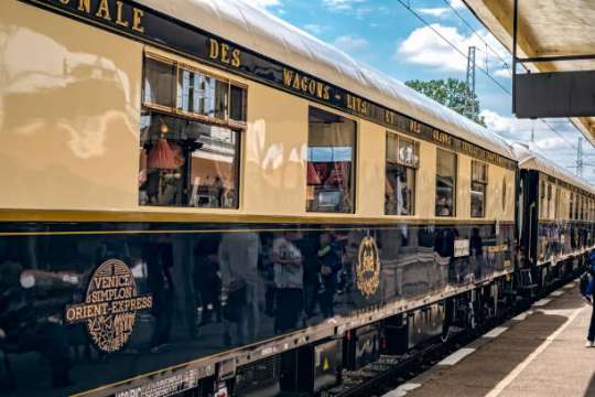 Знаменитият влак Ориент експрес пристигна в Русе с пътници от