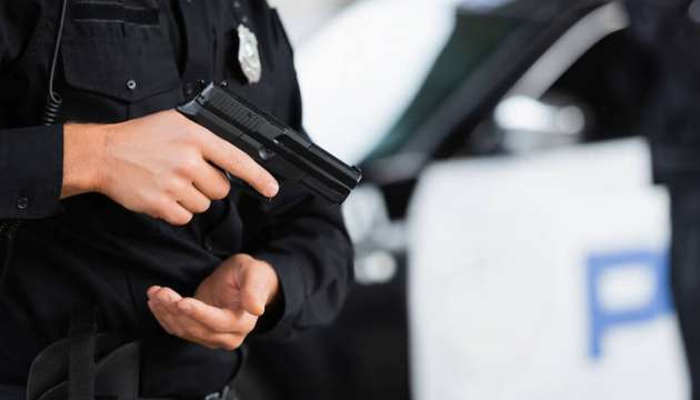 Полицай стреля и рани младеж в Плевен снощи В Районната