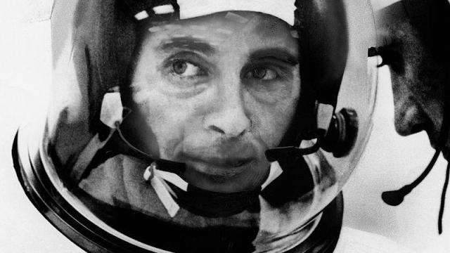 Астронавтът от Аполо 8 Бил Андерс който направи една от