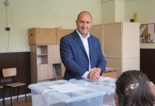 Президентът Румен Радев гласува в столичния квартал Слатина Радев избра