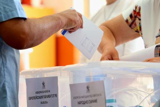 В България днес се произвеждат избори за народни представители в