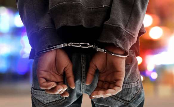 Полицията в Свищов задържа 29 годишен мъж за грабеж в