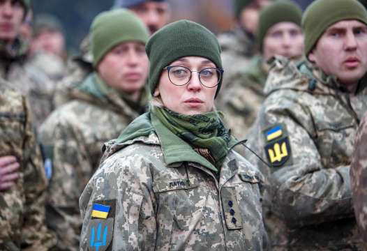 В момента във въоръжените сили на Украйна служат повече от