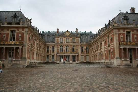 Пожар в двореца Версай Избухването на пламъците наложило незабавна евакуация