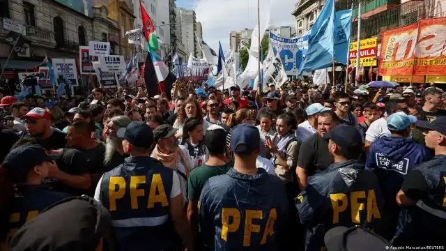 Напрежение в аржентинската столица Буенос Айрес Силите за борба с