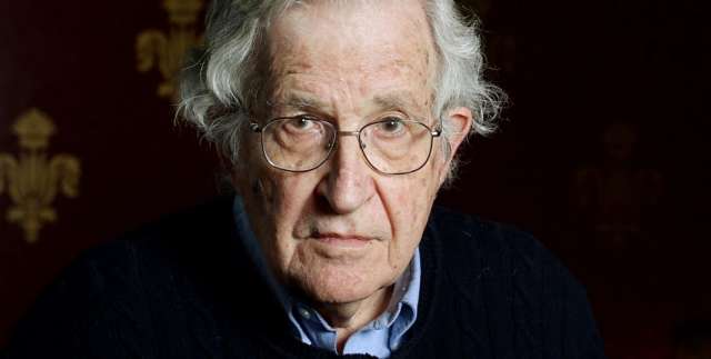 Известният лингвист и философ Ноам Чомски получи инсулт през юни