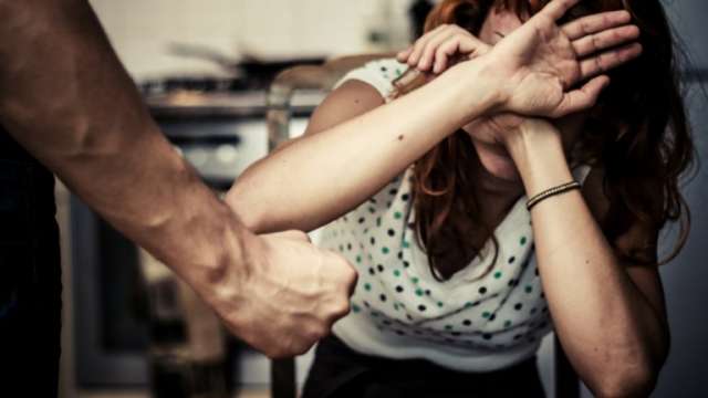 Два случая на домашно насилиевъв Великотърновско съобщиха от полицията Задържаха