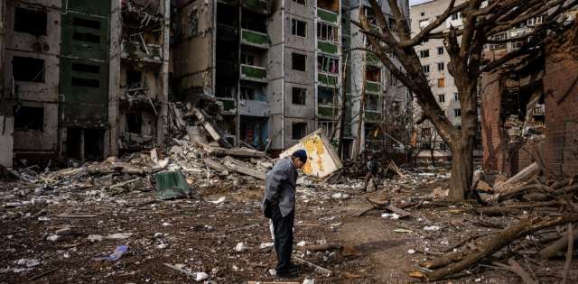 Руски управляеми бомби разрушиха жилищна сграда във втория по големина