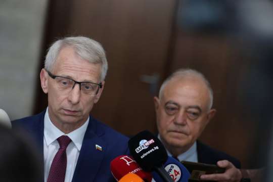 Министър председателят Главчев избяга от изслушването Информацията е че се