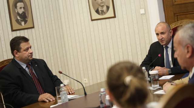 Край на консултациите за съставяне на правителство при президента Румен