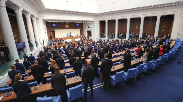 Депутатите се събират на редовно заседание Очаква се Народното събрание да