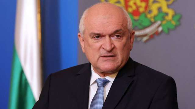 Служебният премиер Димитър Главчев ще отговаря на въпроси от страна