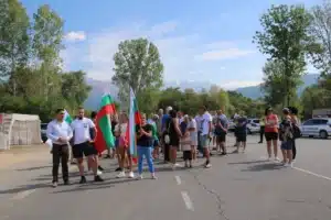 Крути мерки: Протест затвори пътя София-Варна (ВИДЕО)