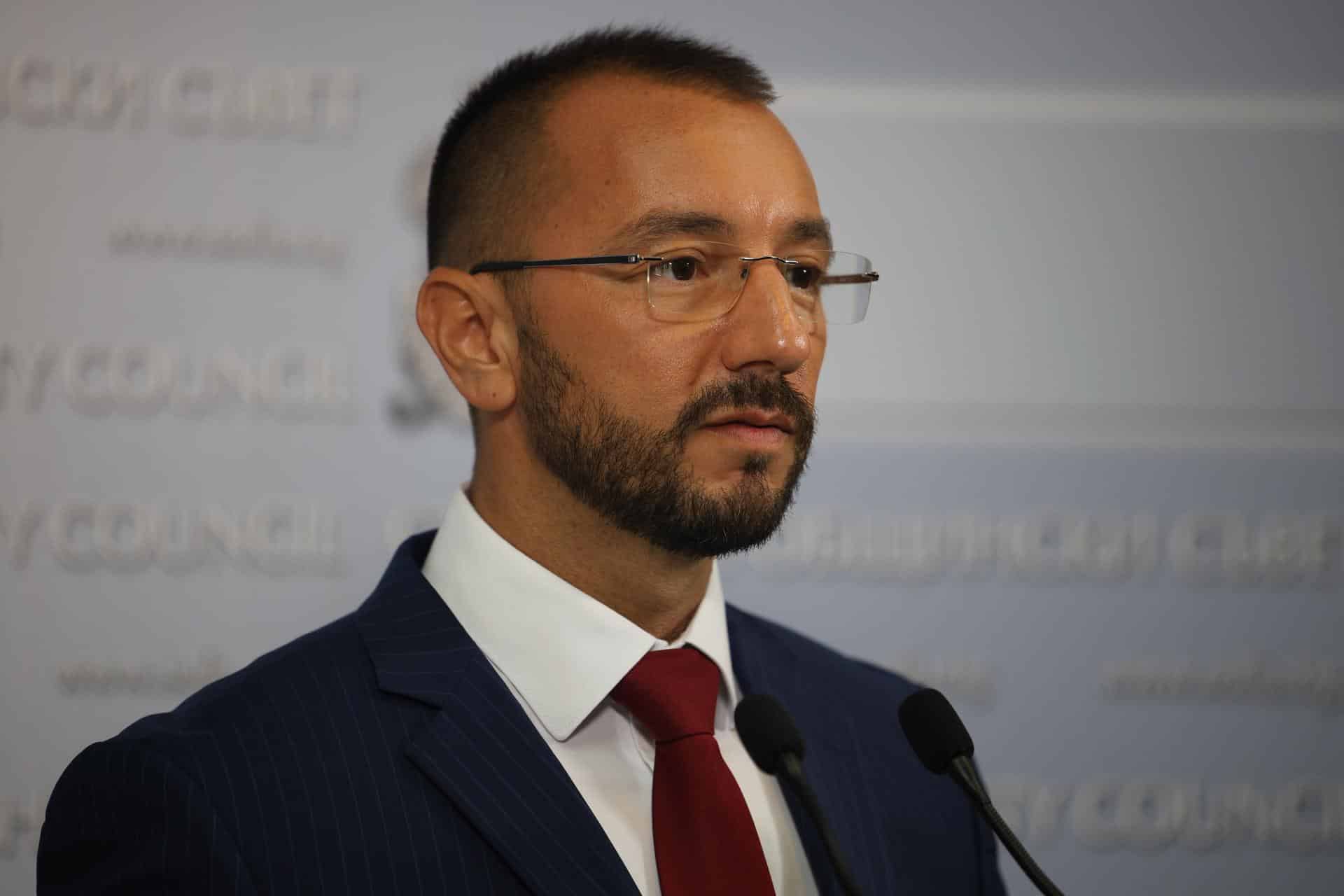 Хекимян: Терзиев е отговорен за изсечените дървета по „Опълченска“