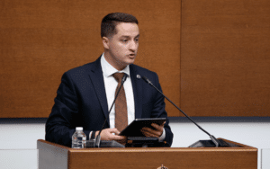 По предложение на ПП-ДБ: Парламентът осъди войната в Украйна