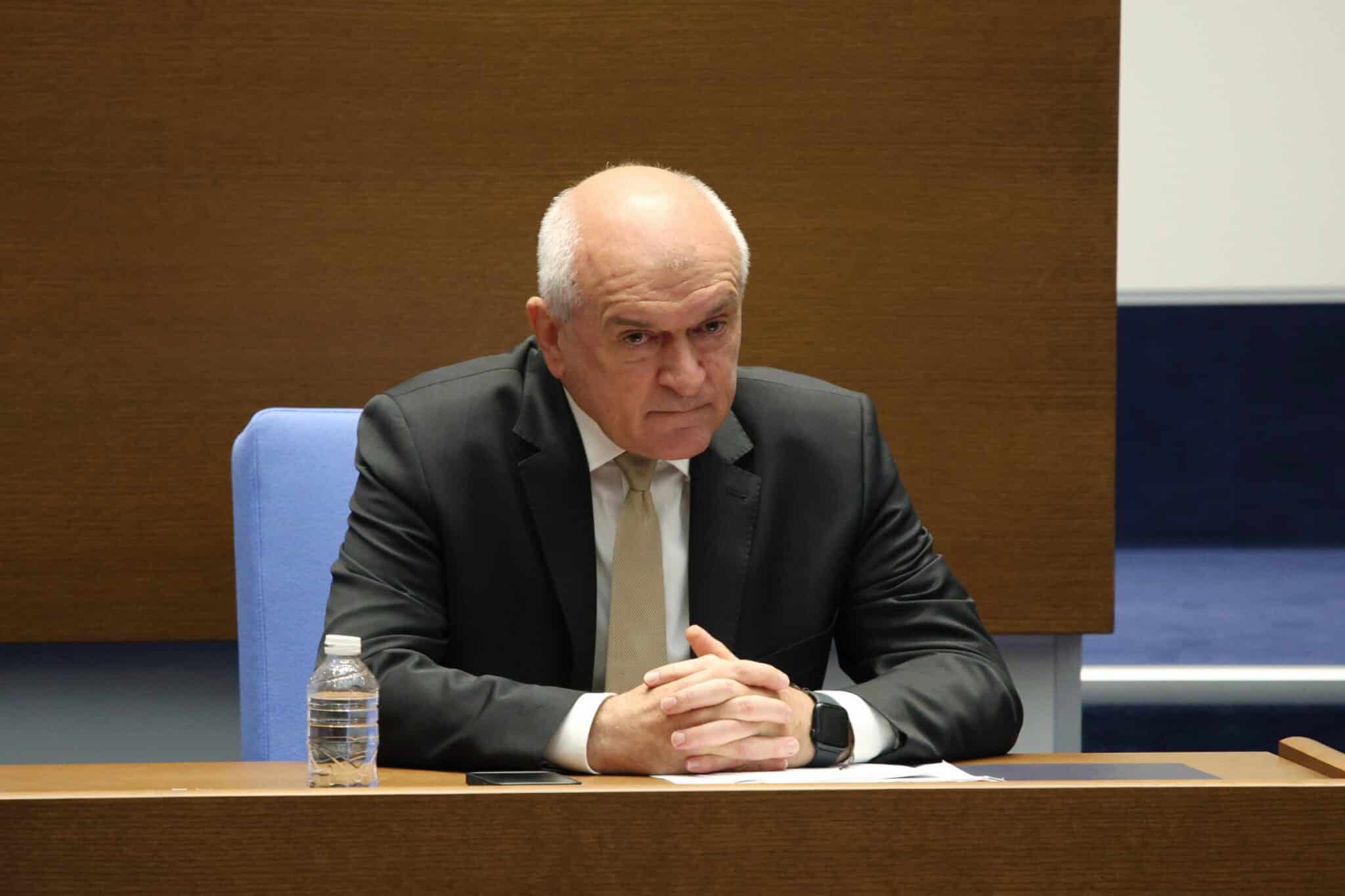 Премиерът призова фирмите, отговорни за изборите, да не „взривяват вота“