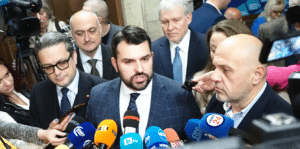 Министърът на външните работи: Ситуацията в Иран драматично се влошава, поддържаме контакт с всички българи