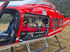 Хеликоптер спаси 27-годишен мъж с аневризма, транспортиран от Смолян до София