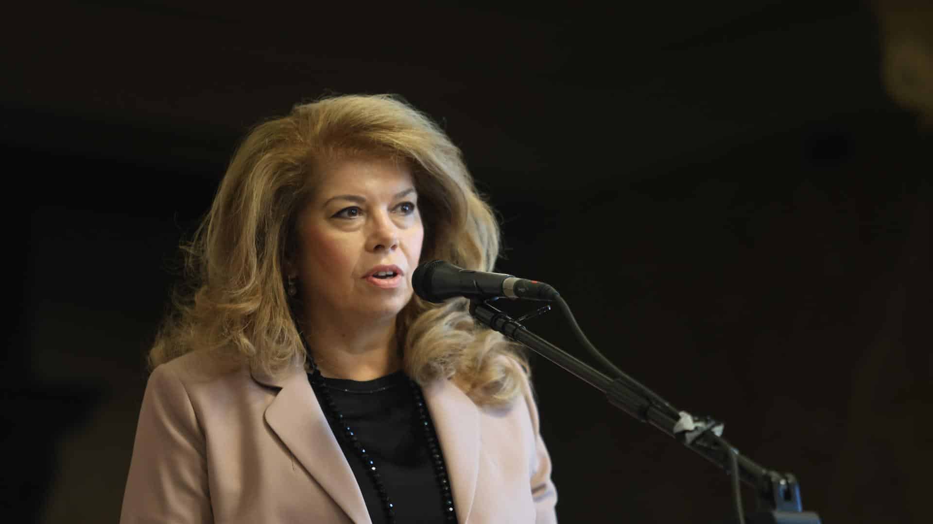 Йотова: Държавата е в дълг към малкия и средния бизнес