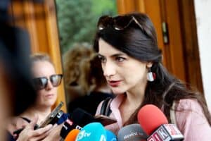 Лена Бориславова разкри защо не е на общото събрание на ПП