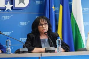 Петкова: Няма да позволим на Радев да ни отклони от еврозоната (ВИДЕО)