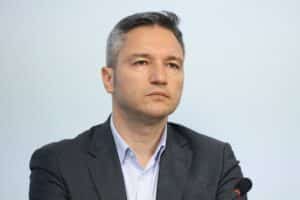 Вигенин: „Възраждане“ внушават, че не сме готови за еврото