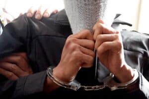 Рецидивист на 20 години с две дръзки кражби в Белозем