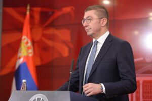 Мицкоски: Трябва да има среща между Силяновска и Желязков в Хага