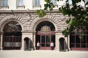 Среща „на четири очи“ между Радев и Шуйок