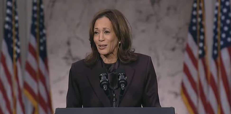 НА ЖИВО: Камала Харис с първа реч след провала на изборите
