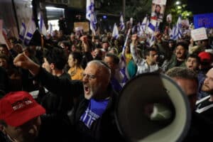 ПРОТИВ ВОЙНАТА: Хиляди на протести в Израел