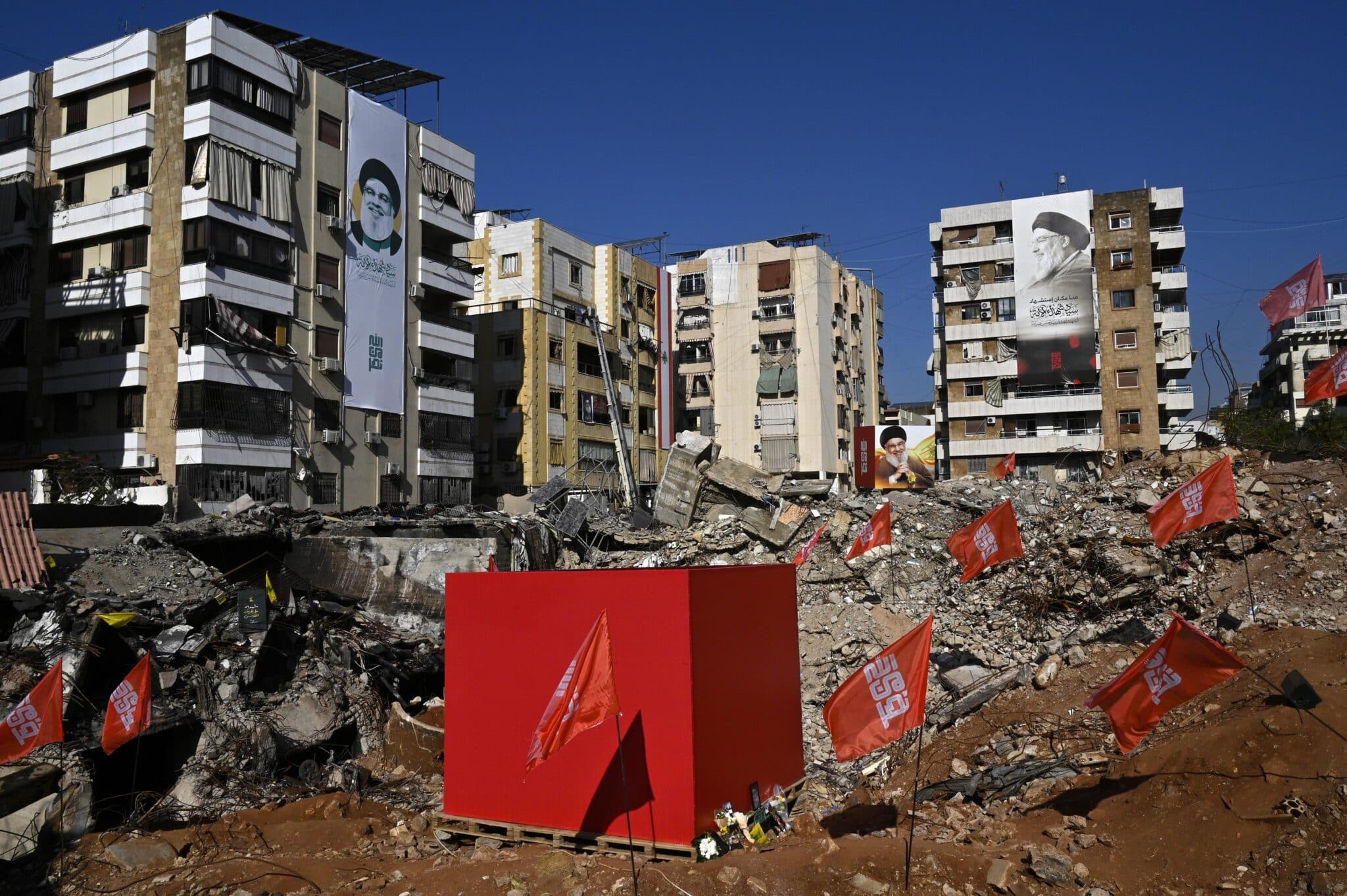 Израелска авиация атакува десетки цели на „Хизбула“