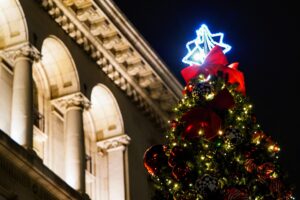 Варна започна празничното преобразяване за Коледа и Нова година