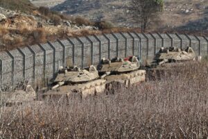 Израел предупреди Дамаск след удари по танкове в южна Сирия