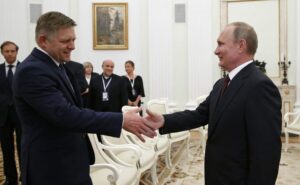 Фицо кацна в Москва за парада на 9 май