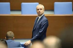 Костадинов: Внасяме решение за отлагане на членството в еврозоната