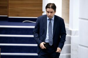 Божанов: Българите не могат да бъдат питани за неща, за които е забранено да се питат
