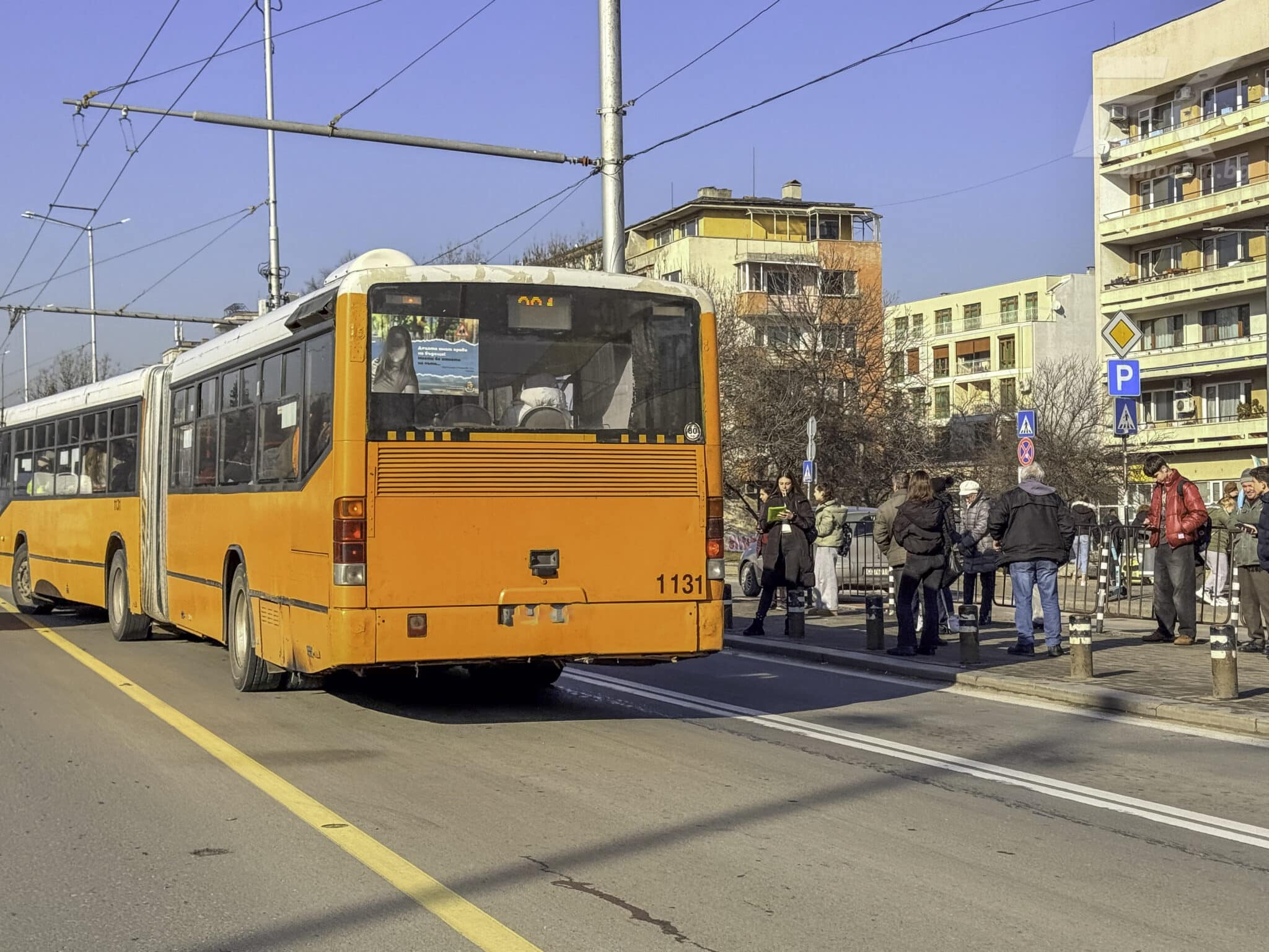 Възстановено е движението на наземния градски транспорт в София Трамваите автобусите и