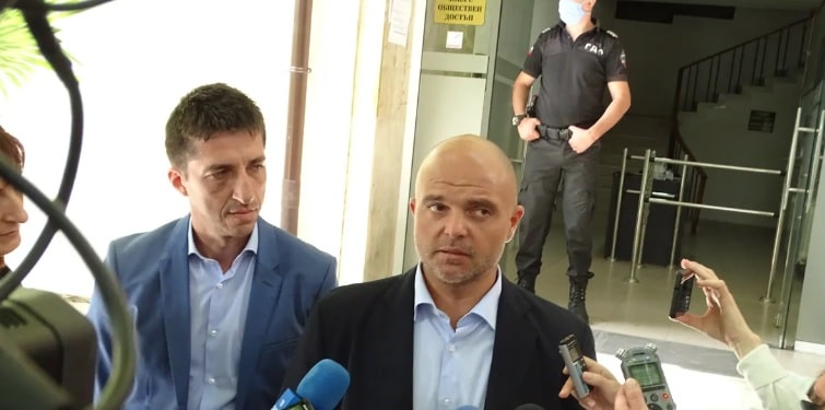 ИЗВЪНРЕДНО: Ивайло Иванов напуска кабинета на Даниел Митов