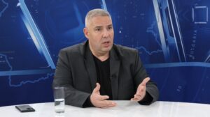 Лалов за референдума: Киселова наруши Конституцията. Тя не може да…