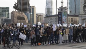 Протестиращите монголци блокираха централен булевард в столицата