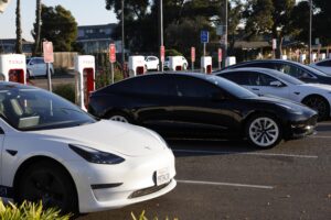 Край на безплатното паркиране за електромобили в София?