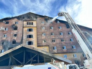 Турски съд отложи делото за пожар в хотел със 78 жертви