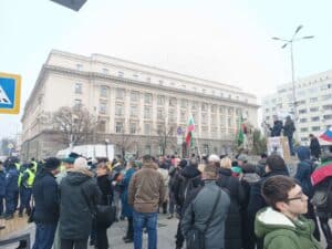 Нов ПРОТЕСТ на „Възраждане“ пред Парламента: Ще се стигне ли до ескалация? (СНИМКИ)