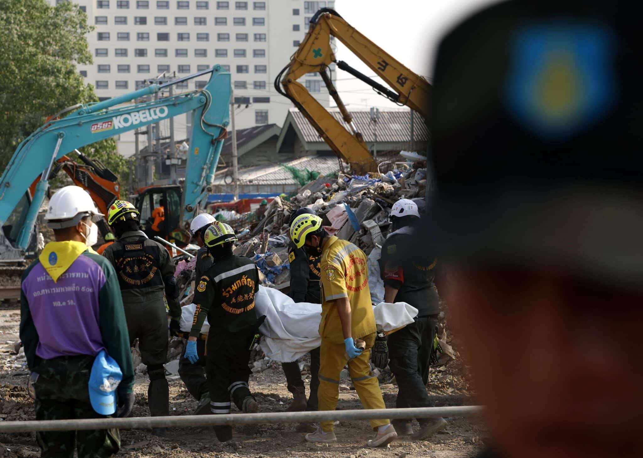 Броят на загиналите при разрушителното земетресение с магнитуд 7 7 което